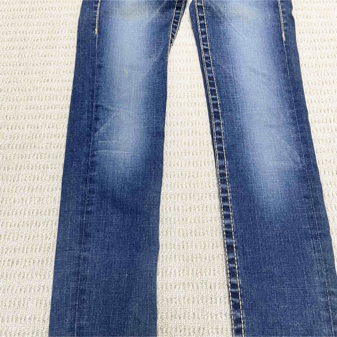 True Religion(トゥルーレリジョン)のトゥルーレリジョン BIG T 3本 ステッチ ローライズ ストレート デニム黄 レディースのパンツ(デニム/ジーンズ)の商品写真