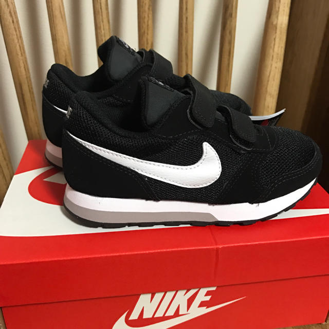 NIKE(ナイキ)のカーナ様専用 キッズ/ベビー/マタニティのキッズ靴/シューズ(15cm~)(スニーカー)の商品写真