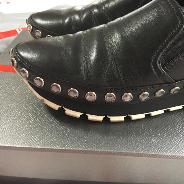 PRADA(プラダ)のプラダ PRADA ビジュー スニーカー 35 レディースの靴/シューズ(スニーカー)の商品写真