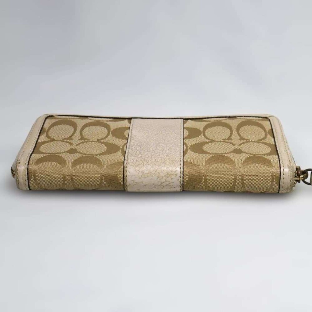 COACH(コーチ)のCOACH コーチ シグネチャー ラウンドファスナ 長財布 ベージュ キャンバス レディースのファッション小物(財布)の商品写真