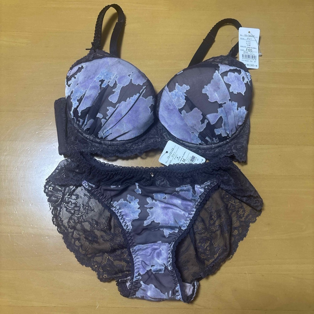 narue(ナルエー)のナルエー　f65  ブラショーツセット レディースの下着/アンダーウェア(ブラ&ショーツセット)の商品写真