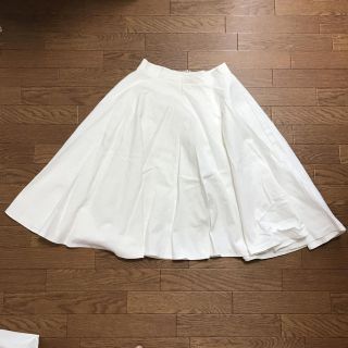 マウジー(moussy)の最終値下げ！MOUSSY  マウジー  ホワイトボリュームフレアスカート(ひざ丈スカート)