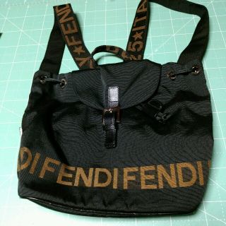 フェンディ(FENDI)のFENDIリュック(リュック/バックパック)