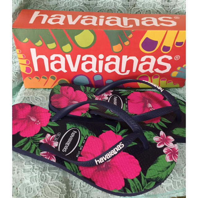 havaianas(ハワイアナス)のハワイアナス ビーチサンダル ハイビスカス柄 23～23.5 レディースの靴/シューズ(ビーチサンダル)の商品写真