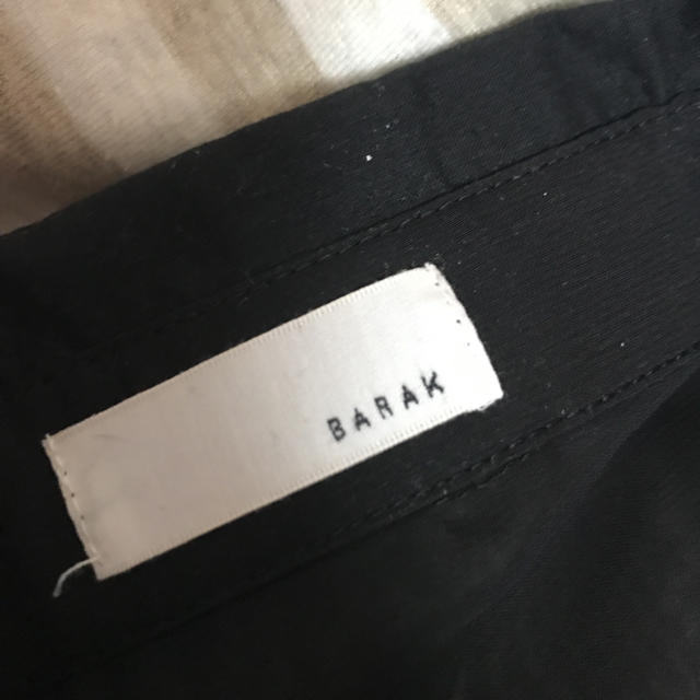 Barak(バラク)のBARAK ブラックシャツ レディースのトップス(シャツ/ブラウス(長袖/七分))の商品写真