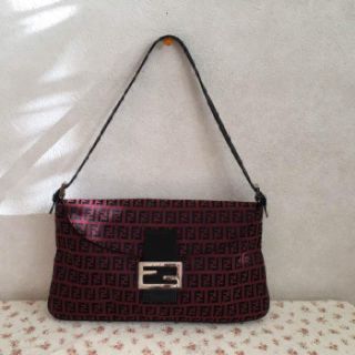 フェンディ(FENDI)の★フェンディ ショルダーバッグ★(ショルダーバッグ)