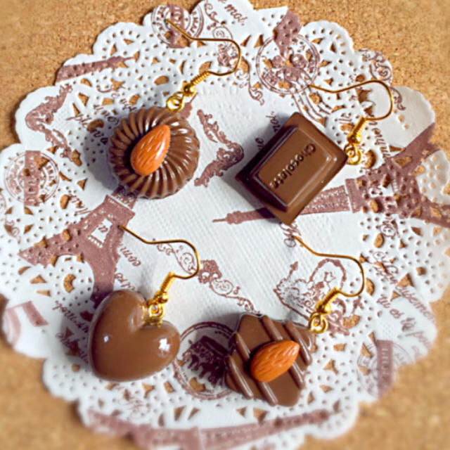 チョコレートブレスレット ハンドメイド ハンドメイドのアクセサリー(ブレスレット/バングル)の商品写真