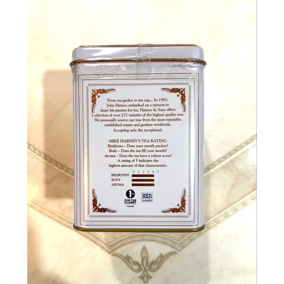 DEAN & DELUCA(ディーンアンドデルーカ)のハーニー＆サンズ　Harney & Sons チャイ　20サシェ入り缶 食品/飲料/酒の飲料(茶)の商品写真