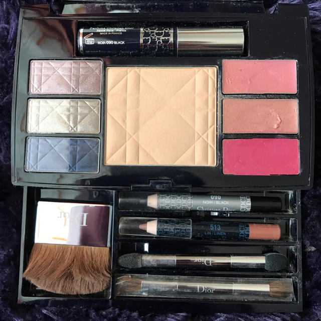 Dior(ディオール)のDior TRAVEL STUDIO MAKEUP PALETTE コスメ/美容のベースメイク/化粧品(その他)の商品写真