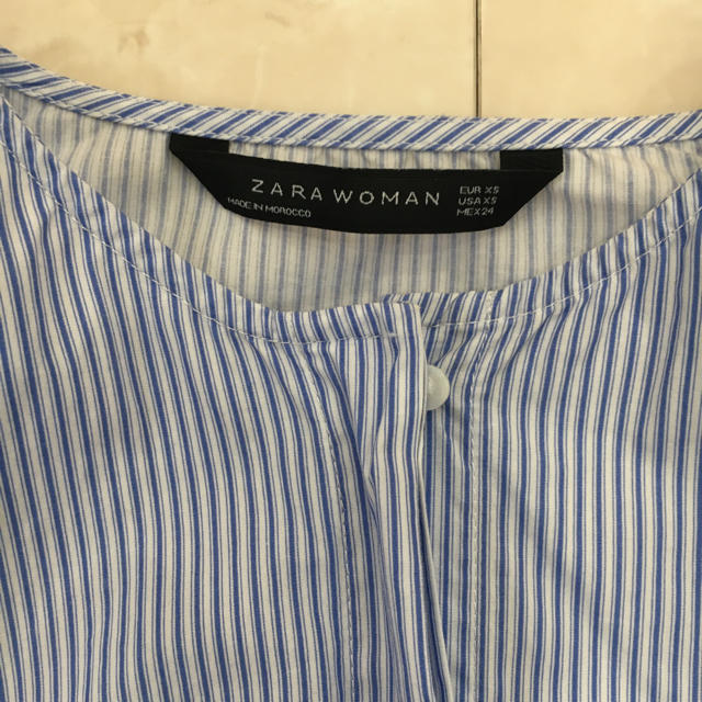 ZARA(ザラ)のZARAフリルブラウス レディースのトップス(シャツ/ブラウス(長袖/七分))の商品写真