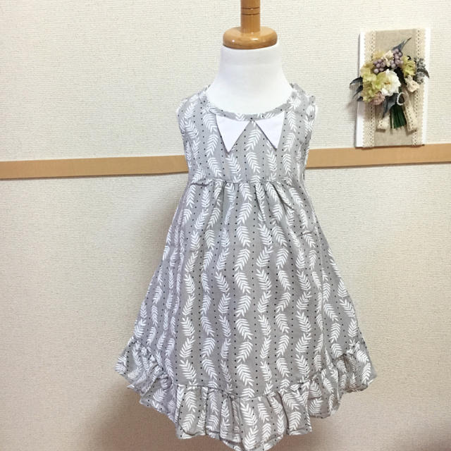 感謝還元セール！！三角襟のキッズ ワンピース キッズ/ベビー/マタニティのキッズ服女の子用(90cm~)(ワンピース)の商品写真