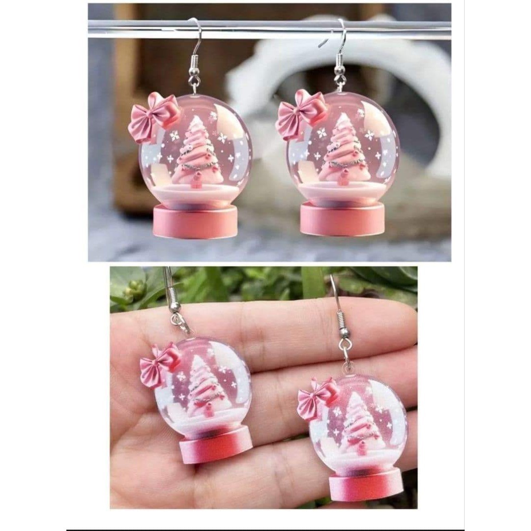 Xmas　SALE✨️　ピアス　3点セット　サンタ　スノードーム　クリスマス レディースのアクセサリー(ピアス)の商品写真