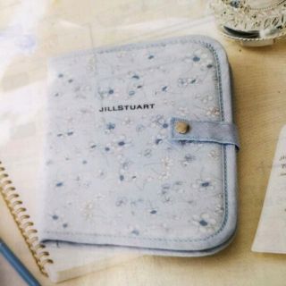 ジルスチュアート(JILLSTUART)のゼクシィとJILLSTUARTのコラボマルチケース　ポーチ　サムシングブルー(ポーチ)