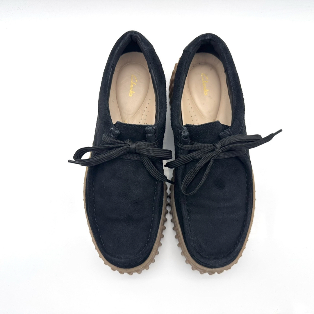 Clarks(クラークス)の【美品】クラークス トーヒルロー ブラック ガム スエード モカシン 厚底 メンズの靴/シューズ(スリッポン/モカシン)の商品写真