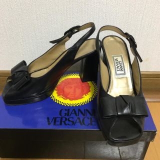 ジャンニヴェルサーチ(Gianni Versace)の【ジャンニヴェルサーチ】箱付き♡リボンチャンキーサンダル(サンダル)