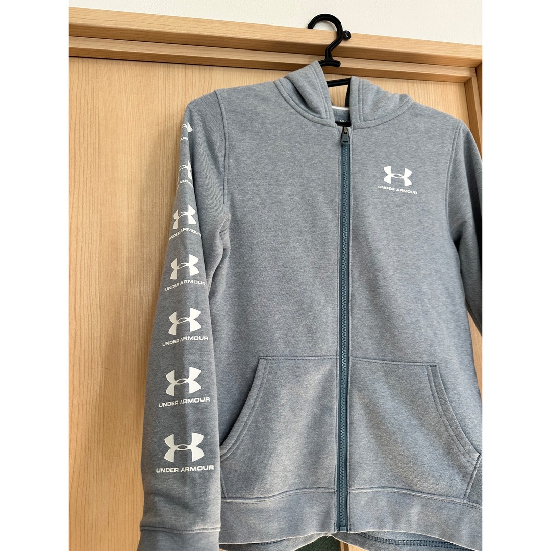 UNDER ARMOUR(アンダーアーマー)のアンダーアーマー　パーカー レディースのトップス(パーカー)の商品写真