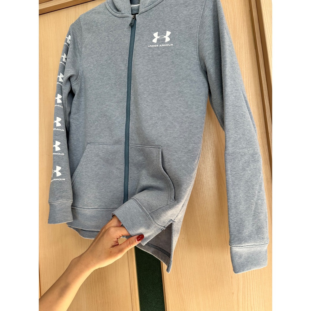 UNDER ARMOUR(アンダーアーマー)のアンダーアーマー　パーカー レディースのトップス(パーカー)の商品写真