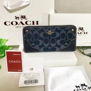 コーチ(COACH)の♡新品 箱付きCOACH シグネチャー ラウンドジップ長財布 デニム&レザー♡(財布)