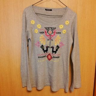 ローズバッド(ROSE BUD)のROSE BUD  刺繍ロングＴシャツ(Tシャツ(長袖/七分))