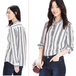 バナナリパブリック(Banana Republic)の【新品】バナナリパブリック 麻混コットンストライプシャツ(シャツ/ブラウス(長袖/七分))