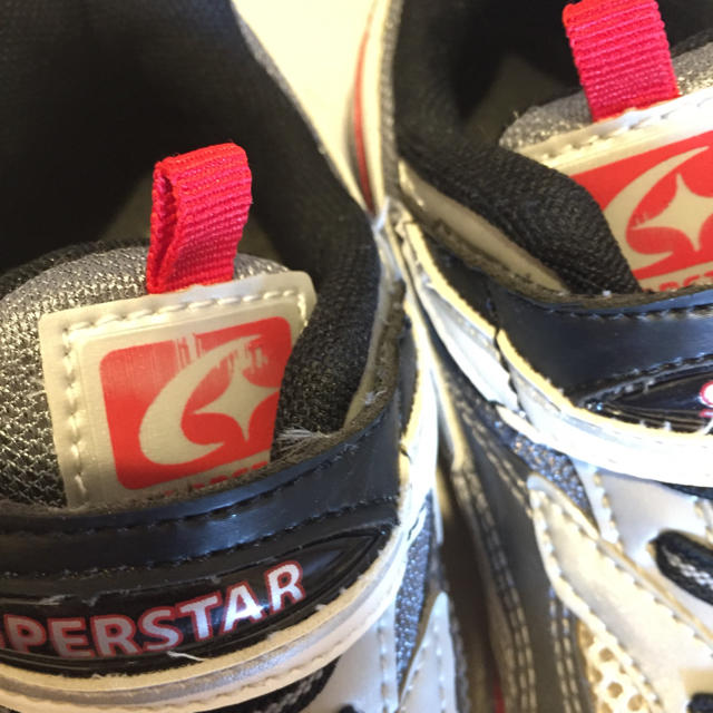 SUPERSTAR(スーパースター)のまゆたん様専用☆SUPERSTAR☆男児スニーカー☆19センチ キッズ/ベビー/マタニティのキッズ靴/シューズ(15cm~)(スニーカー)の商品写真