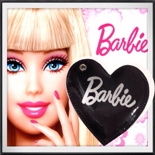 Barbie(バービー)のBarbie◎定期入れ(黒) レディースのファッション小物(名刺入れ/定期入れ)の商品写真