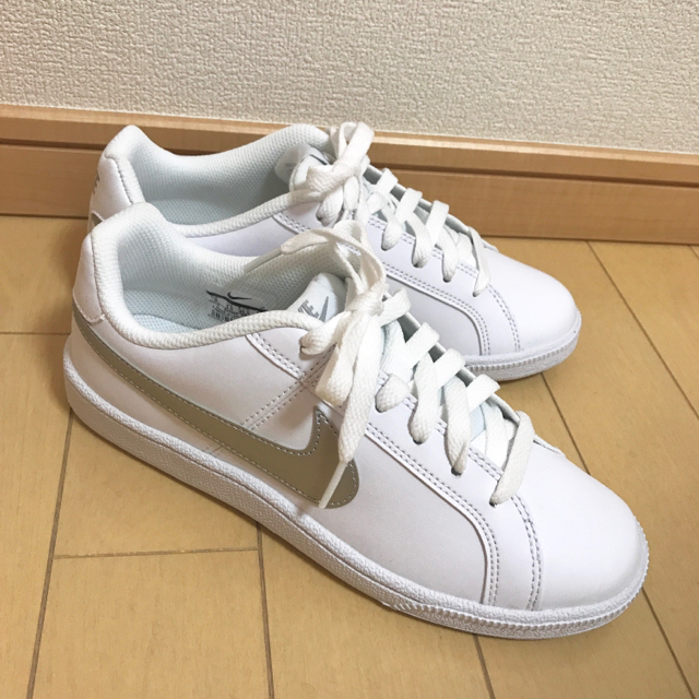 お値下げ中！！ナイキ コートロイヤル 24.5cm NIKE 新品未使用