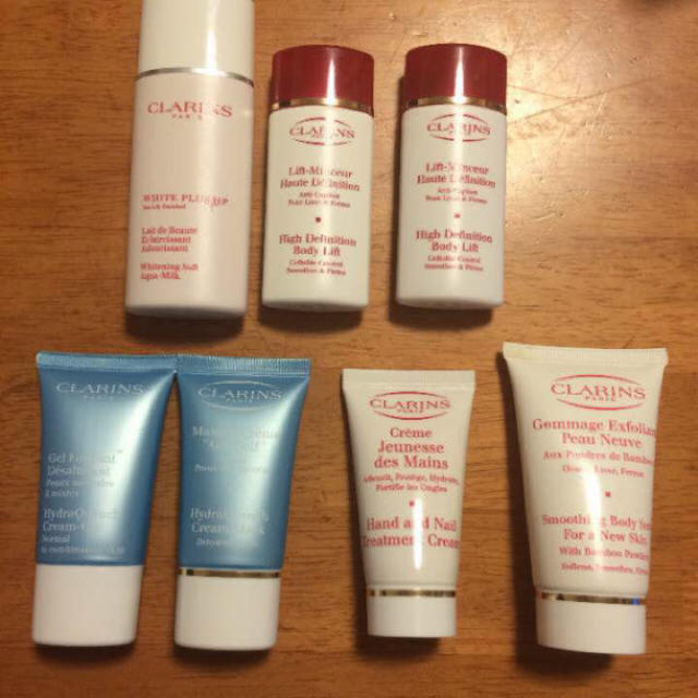 CLARINS(クラランス)のS様専用 クラランス３点セット コスメ/美容のボディケア(ボディクリーム)の商品写真