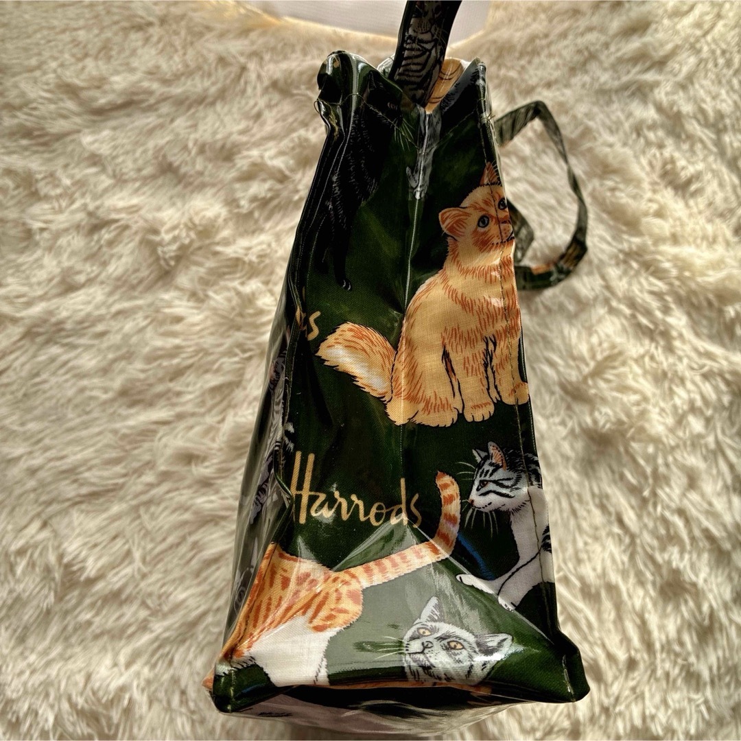 Harrods(ハロッズ)の希少 Harrods ハロッズ トート バッグ 猫柄 PVC素材 ジッパー付き レディースのバッグ(トートバッグ)の商品写真
