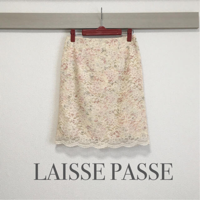 LAISSE PASSE(レッセパッセ)のレッセパッセ フラワーレーススカート◎リランドチュール、エフデ、スナイデル レディースのスカート(ひざ丈スカート)の商品写真