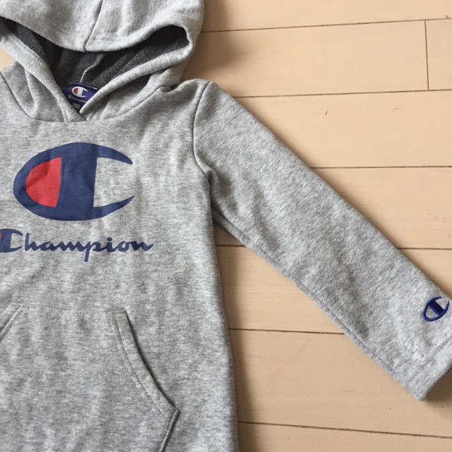 Champion(チャンピオン)のchampion パーカーワンピース 100 キッズ/ベビー/マタニティのキッズ服女の子用(90cm~)(ワンピース)の商品写真