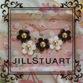 ジルスチュアート(JILLSTUART)のJILLSTUART＊フラワーネックレス(ネックレス)