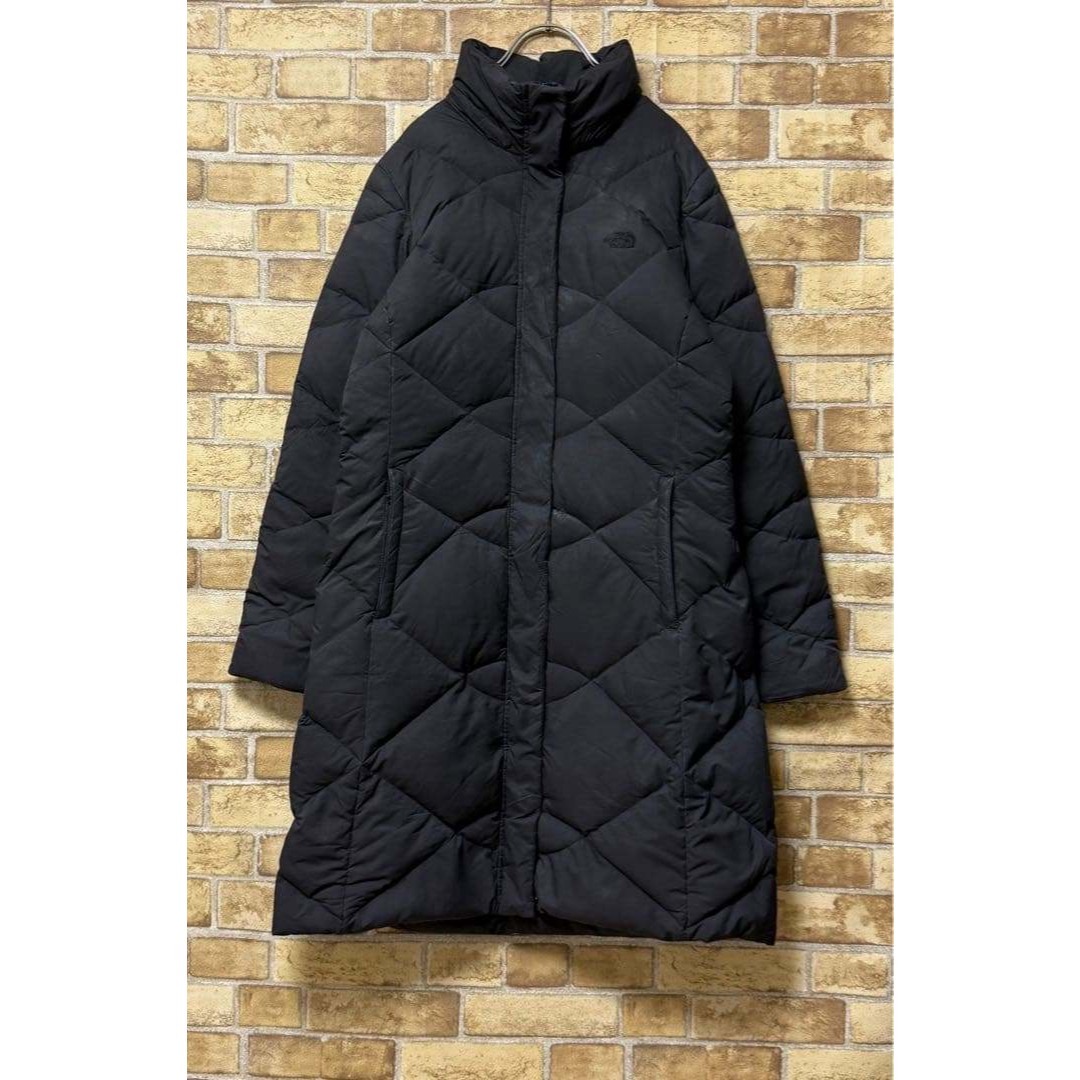 THE NORTH FACE(ザノースフェイス)のノースフェイス　ダウンジャケット　ロング　刺繍ロゴ　黒　ブラック　古着女子　M レディースのジャケット/アウター(ダウンジャケット)の商品写真