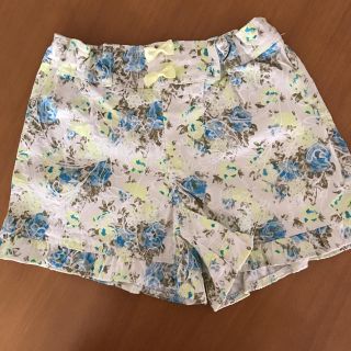 エニィファム(anyFAM)の美品☆anyFAM☆130 花柄ショートパンツ(パンツ/スパッツ)