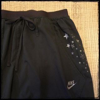 ナイキ(NIKE)の【4/10まで取置】NIKE軽量パンツ♡(カジュアルパンツ)