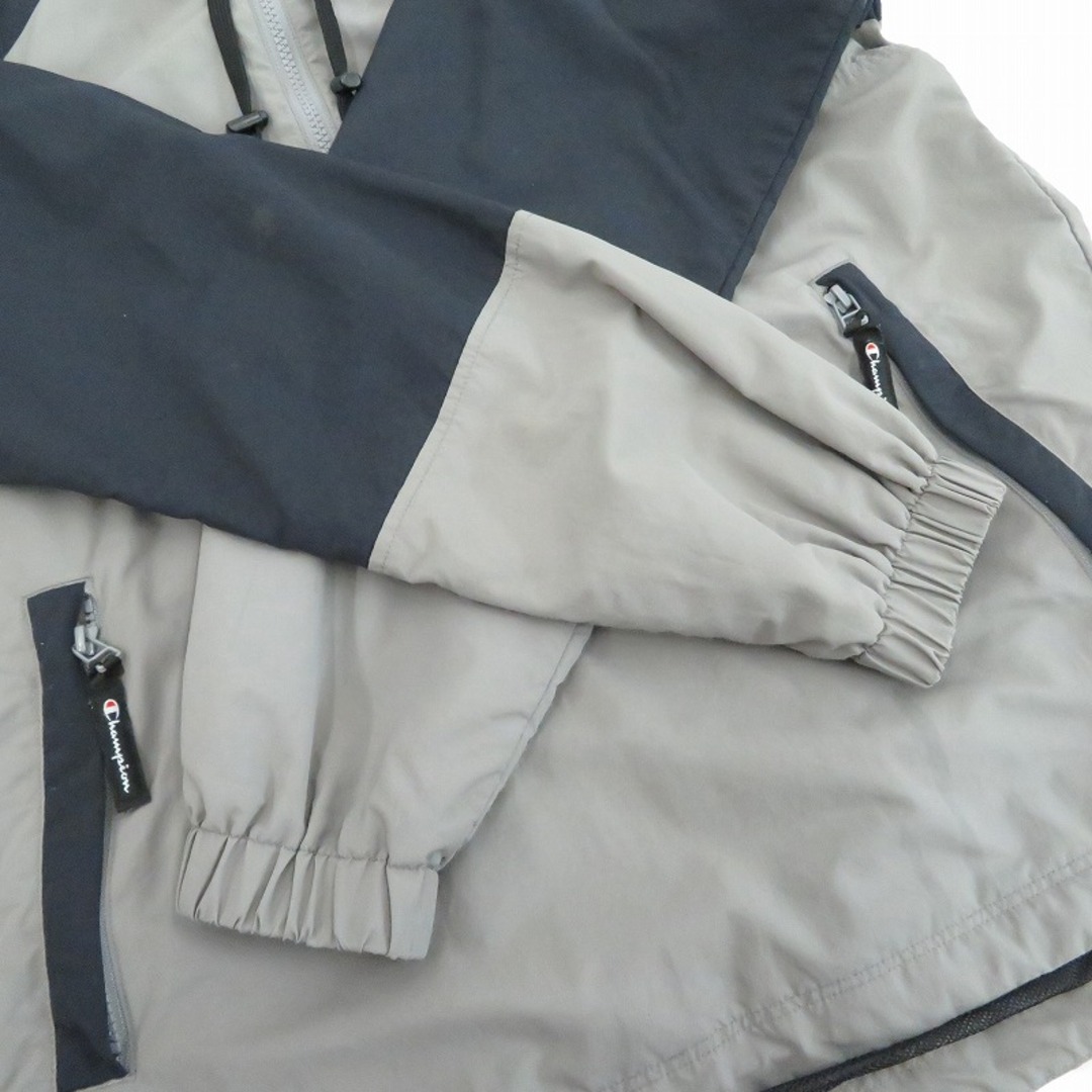 Champion(チャンピオン)の【瀬戸大橋店】 中古 Champion | チャンピオン その他アウター ×UNDEFEATED アノラックパーカー C8-S614 グレー サイズ：M 【93】 メンズのジャケット/アウター(その他)の商品写真