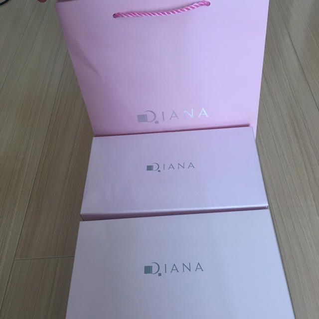 DIANA(ダイアナ)のダイアナ 靴 空き箱 包装紙 ショップ袋  レディースのバッグ(ショップ袋)の商品写真