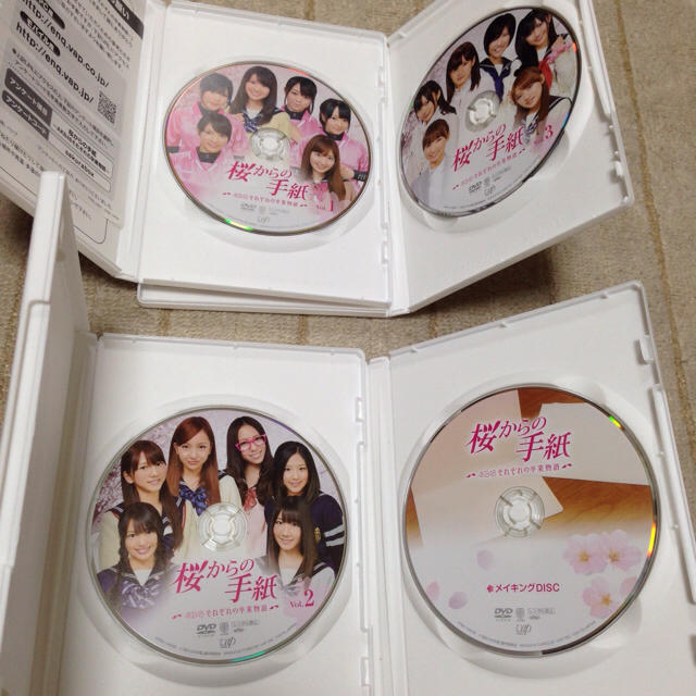 AKB48(エーケービーフォーティーエイト)のAKB48 桜からの手紙DVD4枚セット 封入特典付❗️美品❗️卒業 エンタメ/ホビーのCD(ポップス/ロック(洋楽))の商品写真