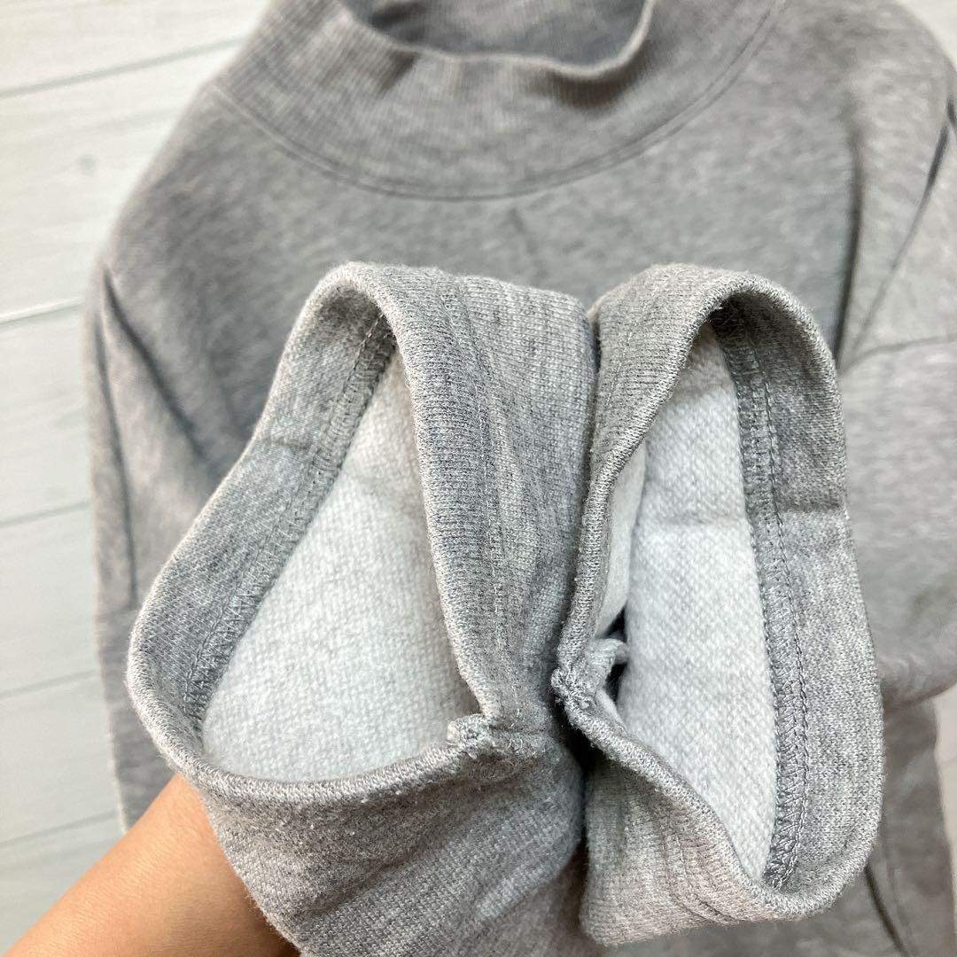 長袖トレーナー　裏起毛　グレー　Ｍ　ハイネック　薄手 レディースのトップス(トレーナー/スウェット)の商品写真