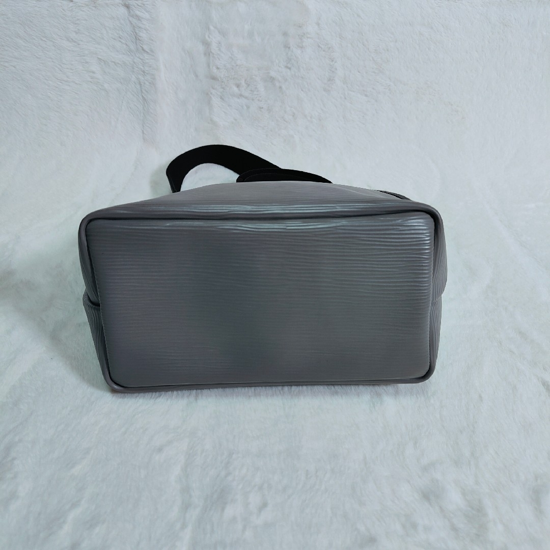 Breath TOPKAPI(ブレストプカピ)の【美品】 トプカピ　リプル ネオレザー ミニ ショルダーバッグ　チャコールグレー レディースのバッグ(ショルダーバッグ)の商品写真