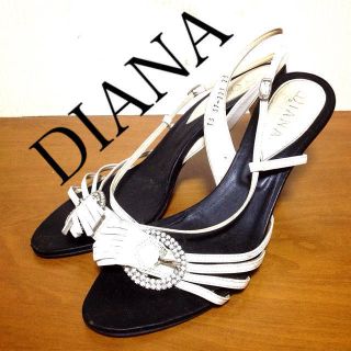 ダイアナ(DIANA)のDIANA♥ラインストーンサンダル(サンダル)