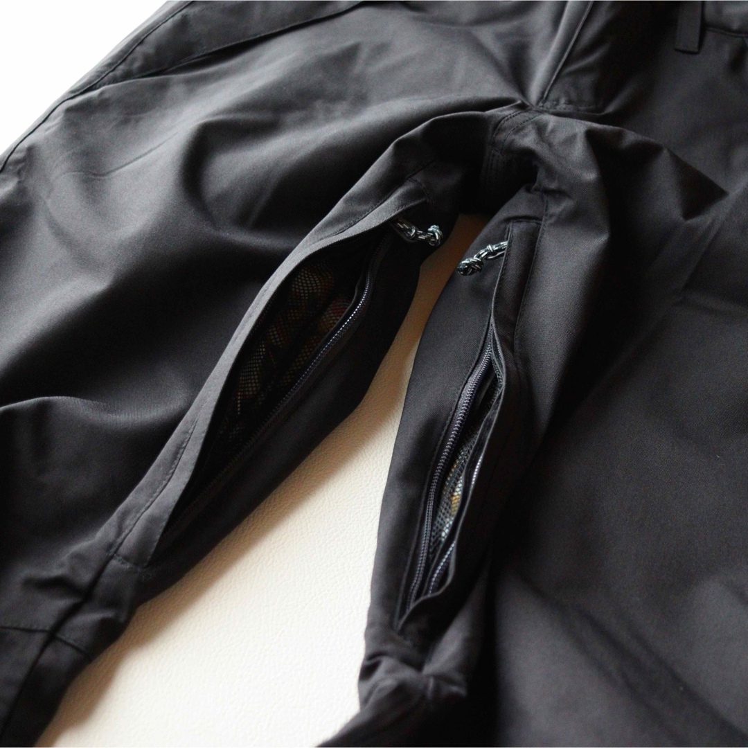 BURTON(バートン)の5435【極美品】バートン　パンツ スノボウェア レディース 裏地花柄 中綿入り スポーツ/アウトドアのスノーボード(ウエア/装備)の商品写真