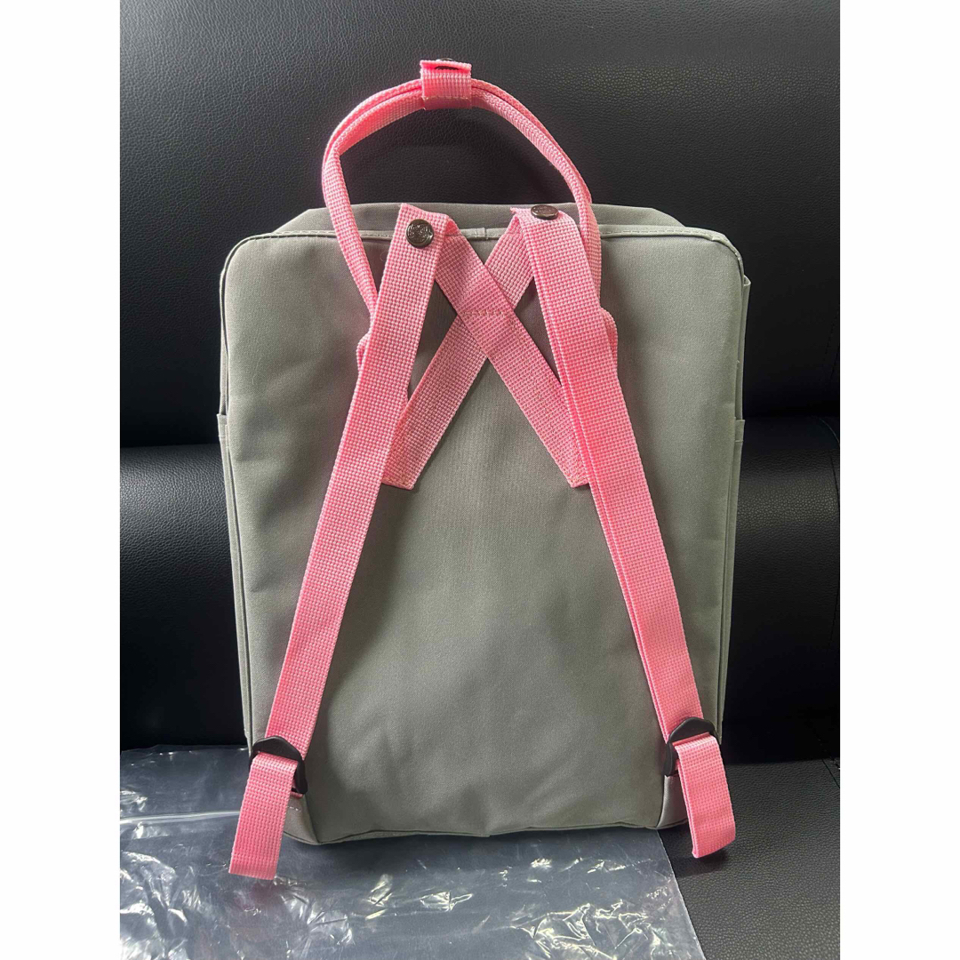 カンケンリュックサック バッグ フェールラーベン 16L グレーピンク レディースのバッグ(リュック/バックパック)の商品写真