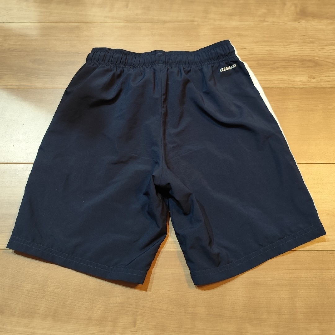 adidas(アディダス)のadidas ハーフパンツ 140 ブラック キッズ/ベビー/マタニティのキッズ服男の子用(90cm~)(パンツ/スパッツ)の商品写真