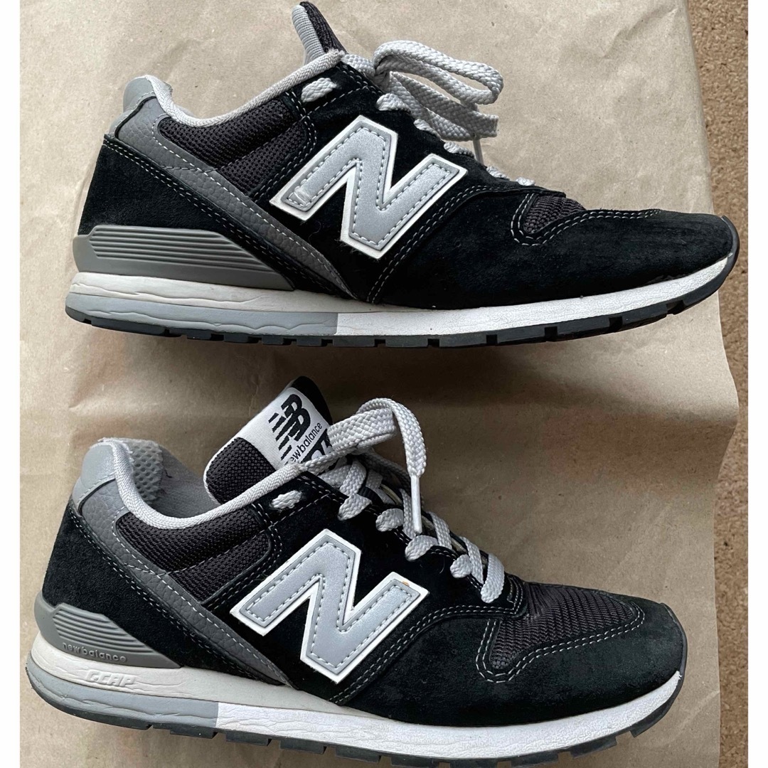 996（New Balance）(キュウキュウロク)のNew Balance 996 ブラック　スニーカー　23 レディースの靴/シューズ(スニーカー)の商品写真