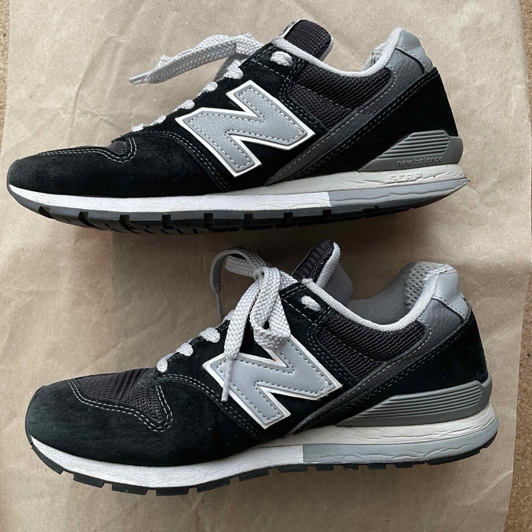 996（New Balance）(キュウキュウロク)のNew Balance 996 ブラック　スニーカー　23 レディースの靴/シューズ(スニーカー)の商品写真