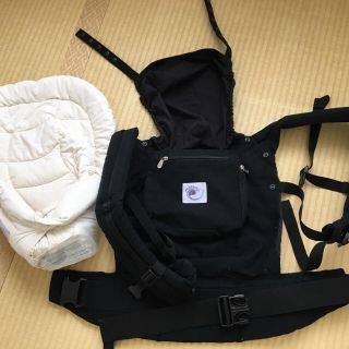 エルゴベビー(Ergobaby)のほぼ新品】エルゴベビー ブラック黒 抱っこ紐&インサート(抱っこひも/おんぶひも)