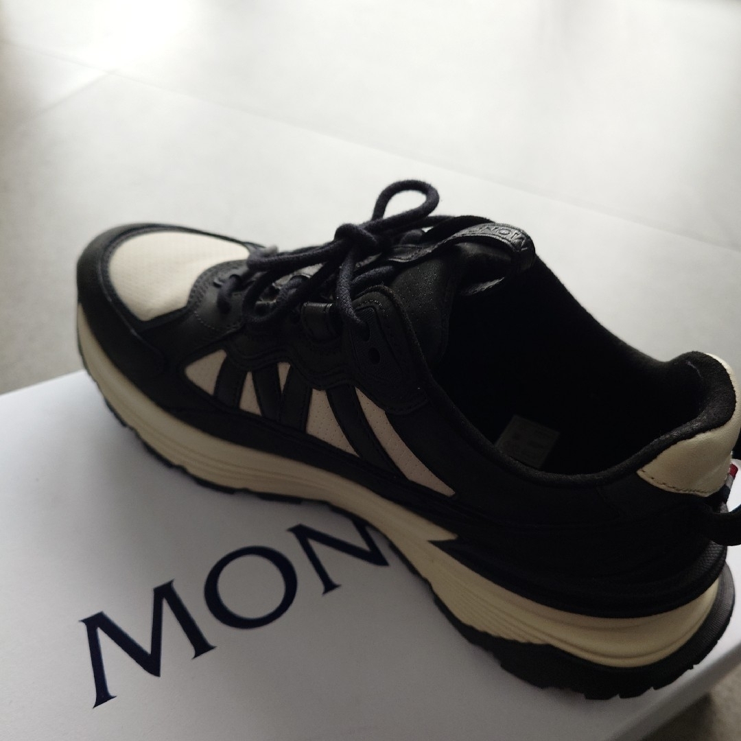 MONCLER(モンクレール)のMONCLER　スニーカー メンズの靴/シューズ(スニーカー)の商品写真