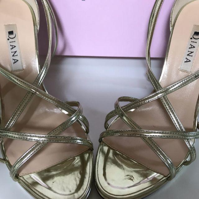 DIANA(ダイアナ)のダイアナ・DIANA　グリッターパンプス（ゴールド） レディースの靴/シューズ(サンダル)の商品写真