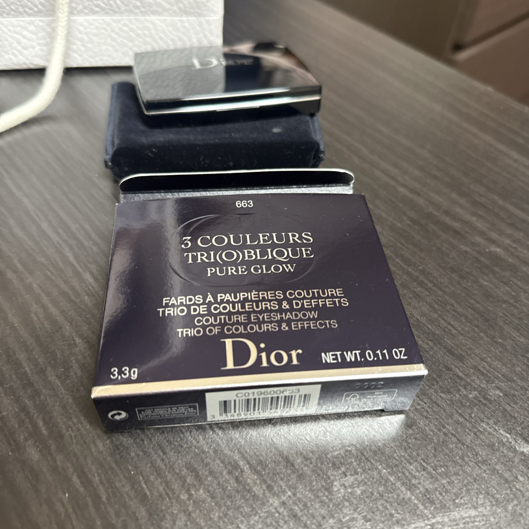 Dior(ディオール)のDior  新品未使用　傷なし　トリオ　トリプルパレット コスメ/美容のベースメイク/化粧品(アイシャドウ)の商品写真